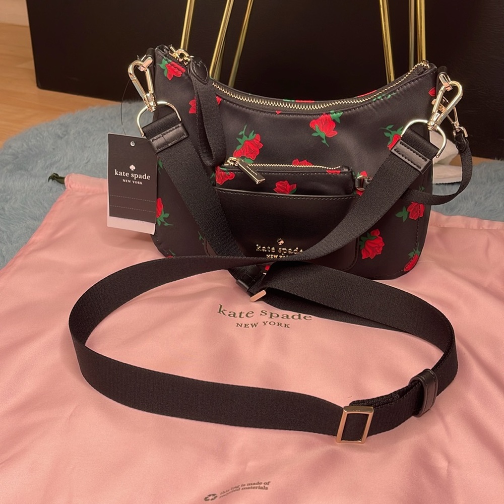 🥳♠️ Kate Spade Chelsea Rose Toss Printed Crossbody W/ Coin Pouch♠️🥳